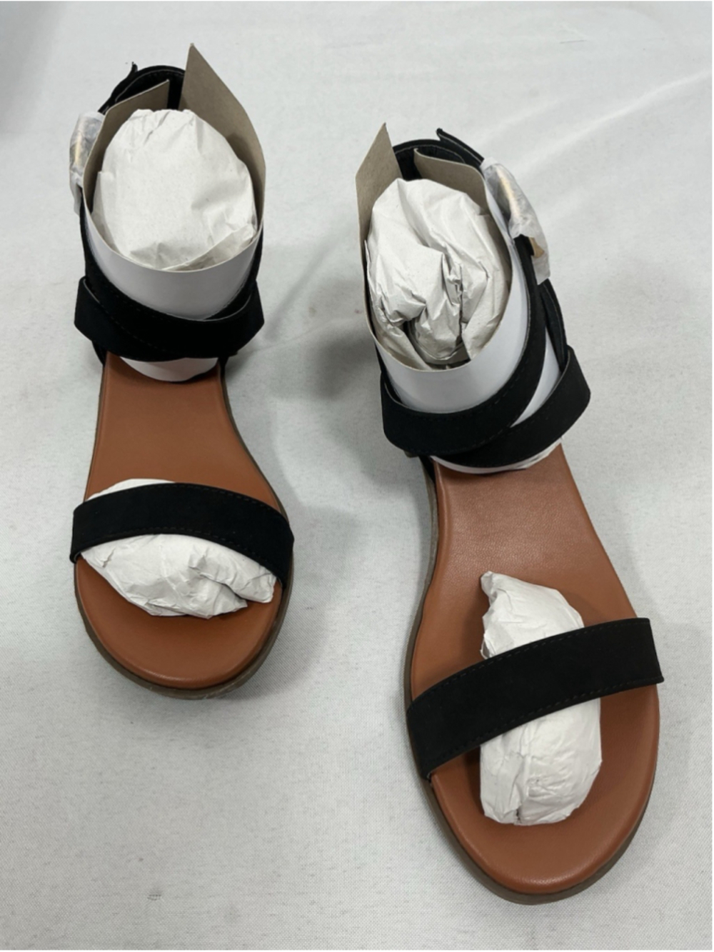 Womans New In Box Top Moda Vision Strappy Sandals Size 8 Black